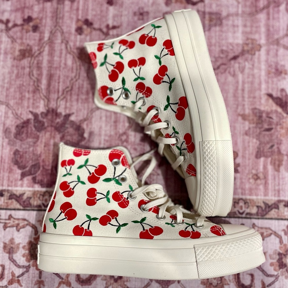 Chuck Taylor All Star Lift Platform Cherries